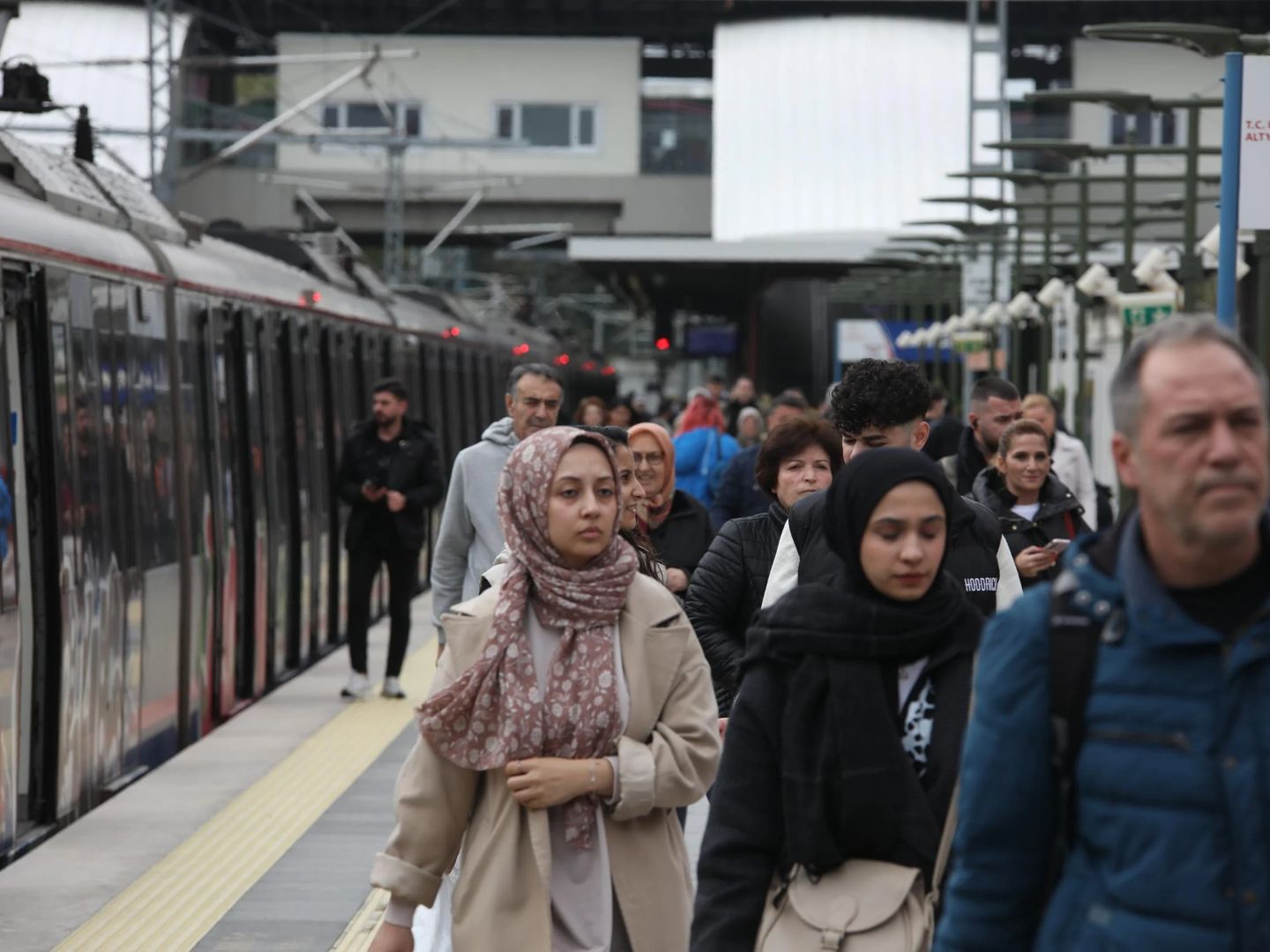29 Ekim Cumhuriyet bayramında toplu ulaşım ücretsiz mi? 29 Ekim'de Başkentray, İZBAN, Marmaray, Metro bedava mı?