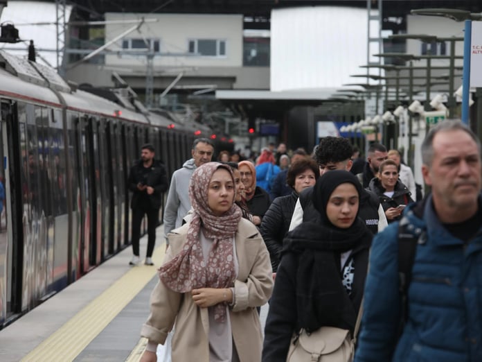 29 Ekim Cumhuriyet bayramında toplu ulaşım ücretsiz mi? 29 Ekim'de Başkentray, İZBAN, Marmaray, Metro bedava mı?
