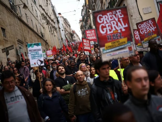 İtalya'da işçiler greve gitti