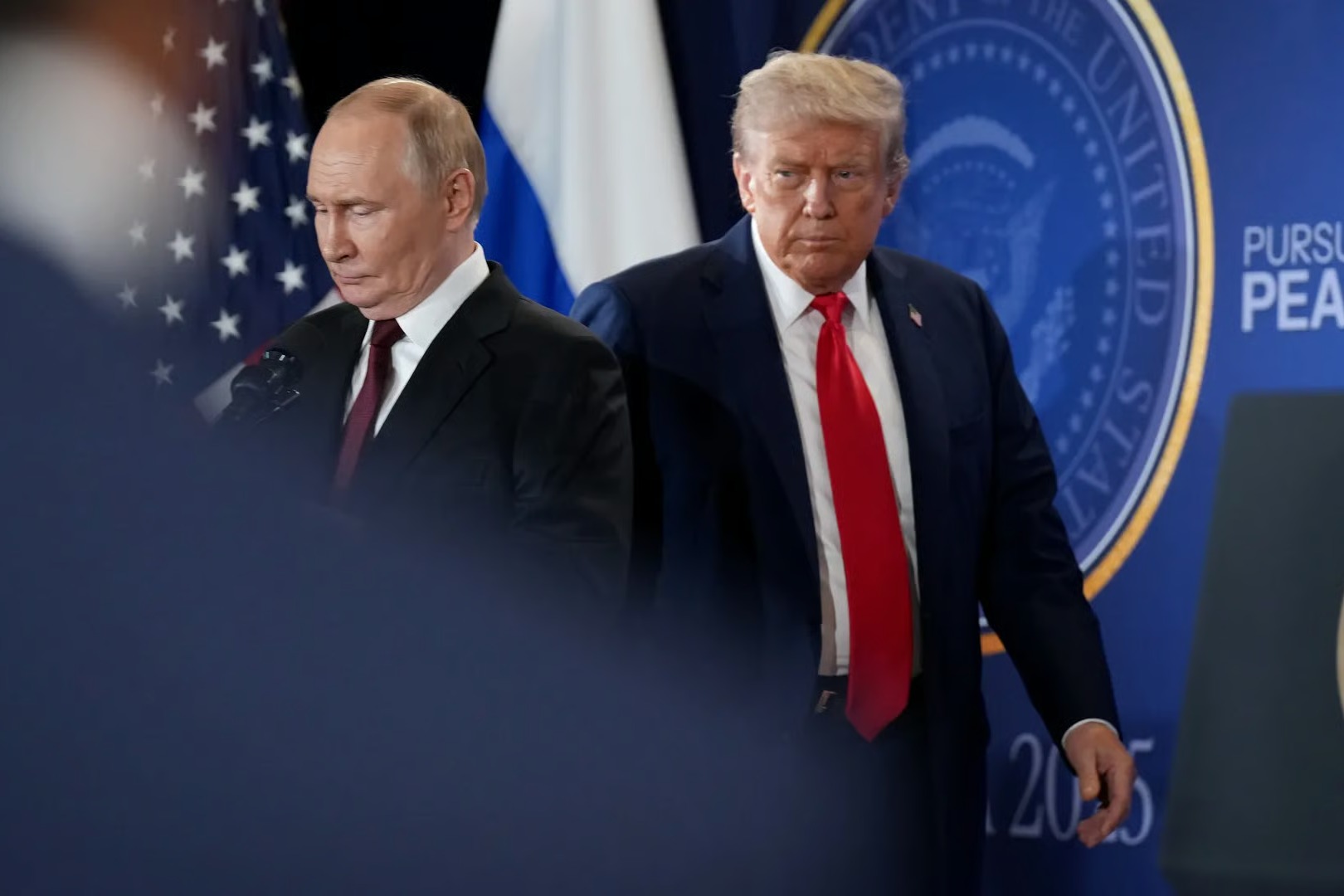 US Sanctions Rosneft and Lukoil to Press Ceasefire