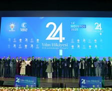 AK Parti'ye katılan belediye ve isimler