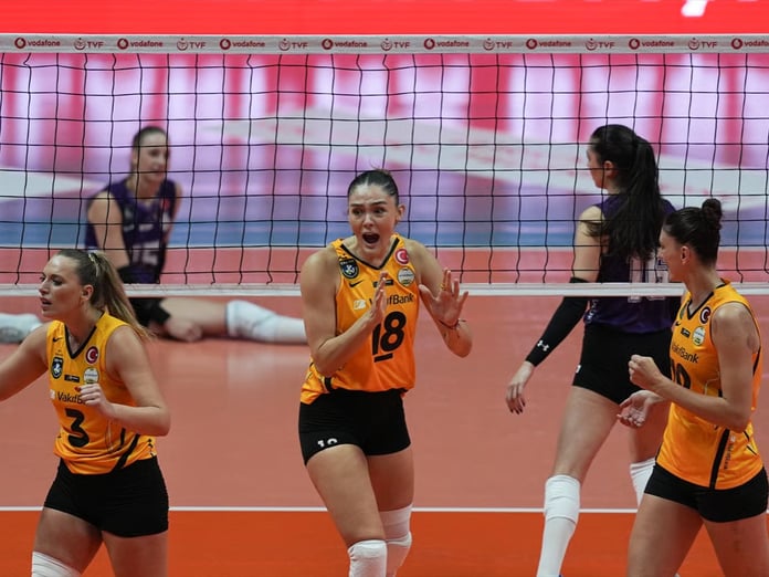 Sultanlar Ligi'nde perde açıldı: Son şampiyon VakıfBank lige galibiyetle başladı
