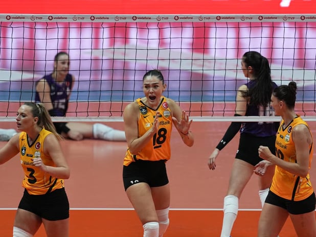 Sultanlar Ligi'nde perde açıldı: Son şampiyon VakıfBank lige galibiyetle başladı