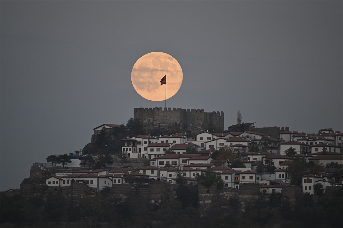 Türkiye'nin farklı şehirlerinde dolunay