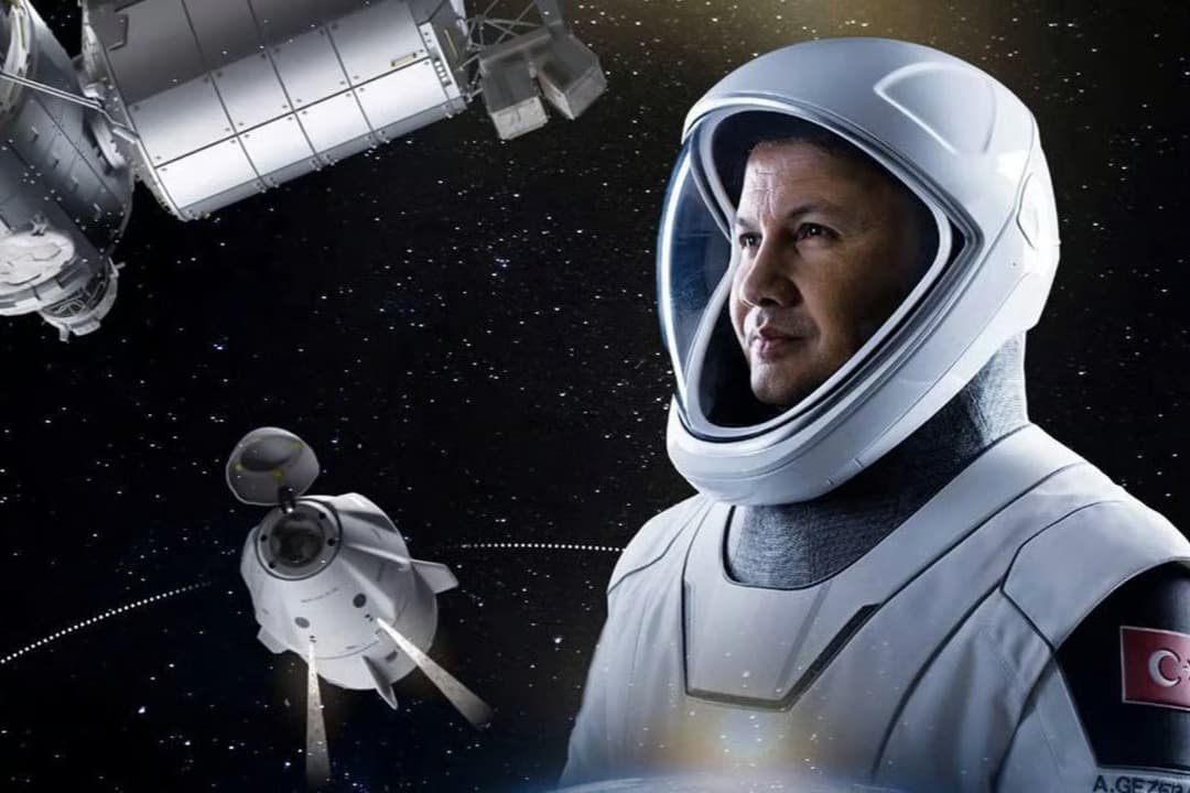 Türkiye'nin ilk astronotu Alper Gezeravcı'ya YAŞ'ta terfi!
