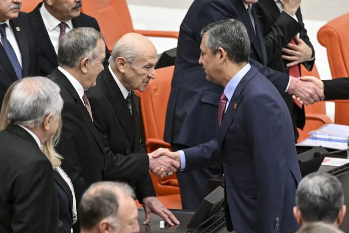 Devlet Bahçeli’den Özgür Özel’e sürpriz telefon