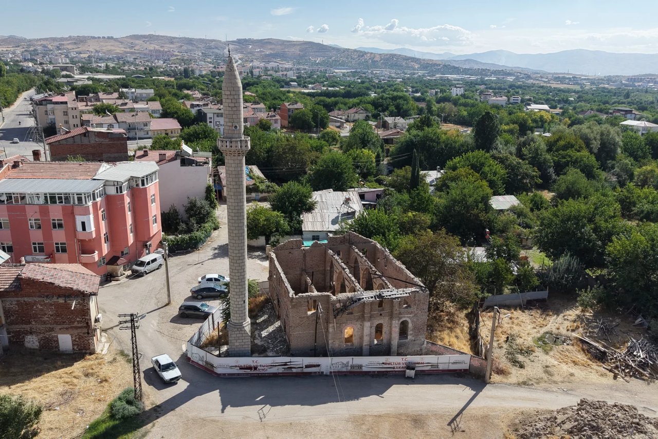 Elazığ'da 300 yıllık tarihi cami 6 yıldır restore edilmeyi bekliyor
