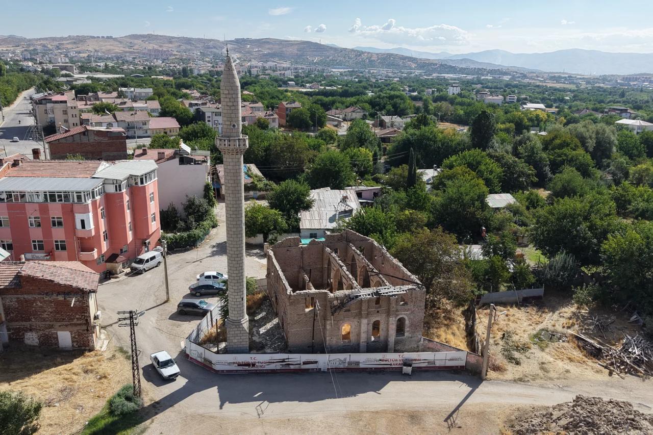 Elazığ'da 300 yıllık tarihi cami 6 yıldır restore edilmeyi bekliyor