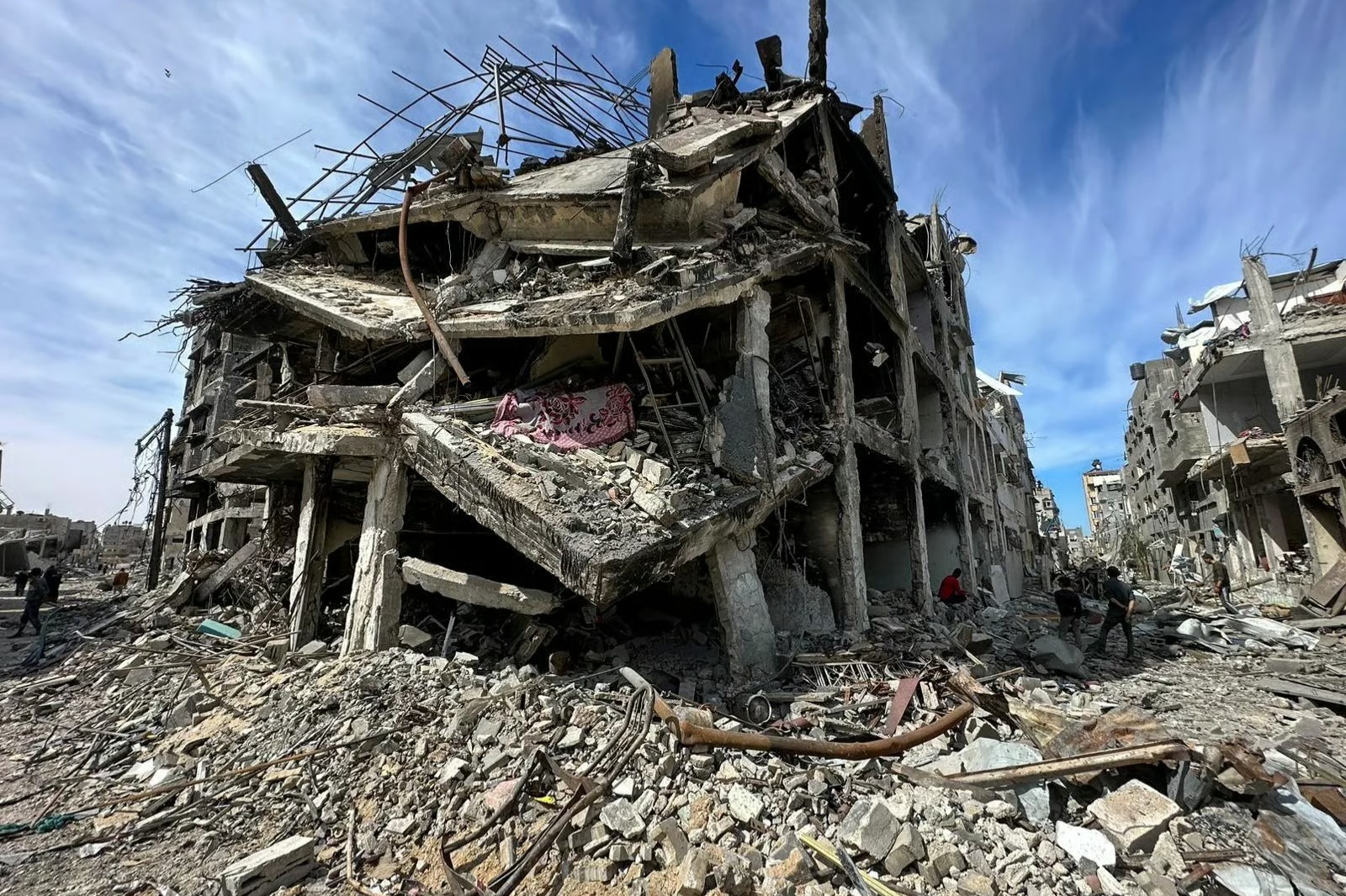 Israeli Offensive Levels 300 Homes in Gaza’s Zeitoun Neighbourhood