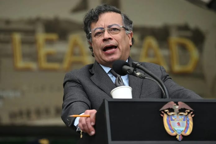 Petro’dan asgari ücret kararına tepki olarak eylem çağrısı