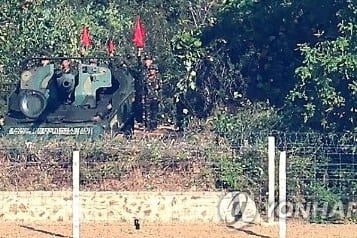 North Korea Points Artillery South