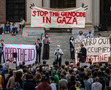 Trump yönetimi Harvard Üniversitesi'nin uluslararası öğrenci kabul etme yetkisini iptal etti