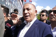 Gürsel Tekin göreve devam edecek