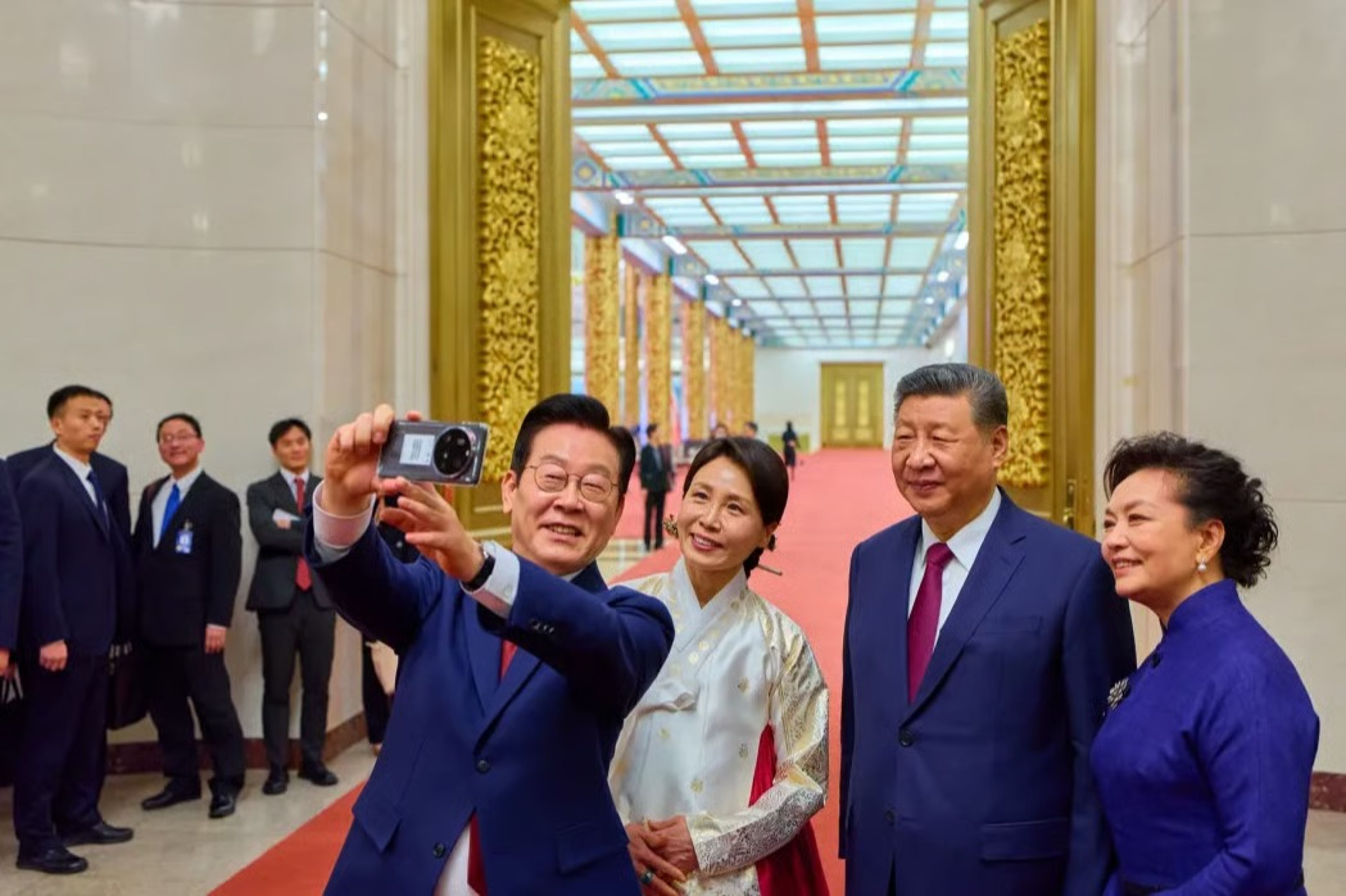 Güney Kore Devlet Başkanı Lee Jae Myung ile Xi Jinping Pekin'de görüştü