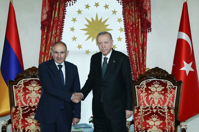 Cumhurbaşkanı Erdoğan ile Paşinyan normalleşmeyi görüştü