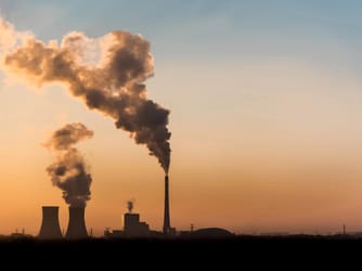 Trump Repeals Landmark Ruling on Greenhouse Gas Risks