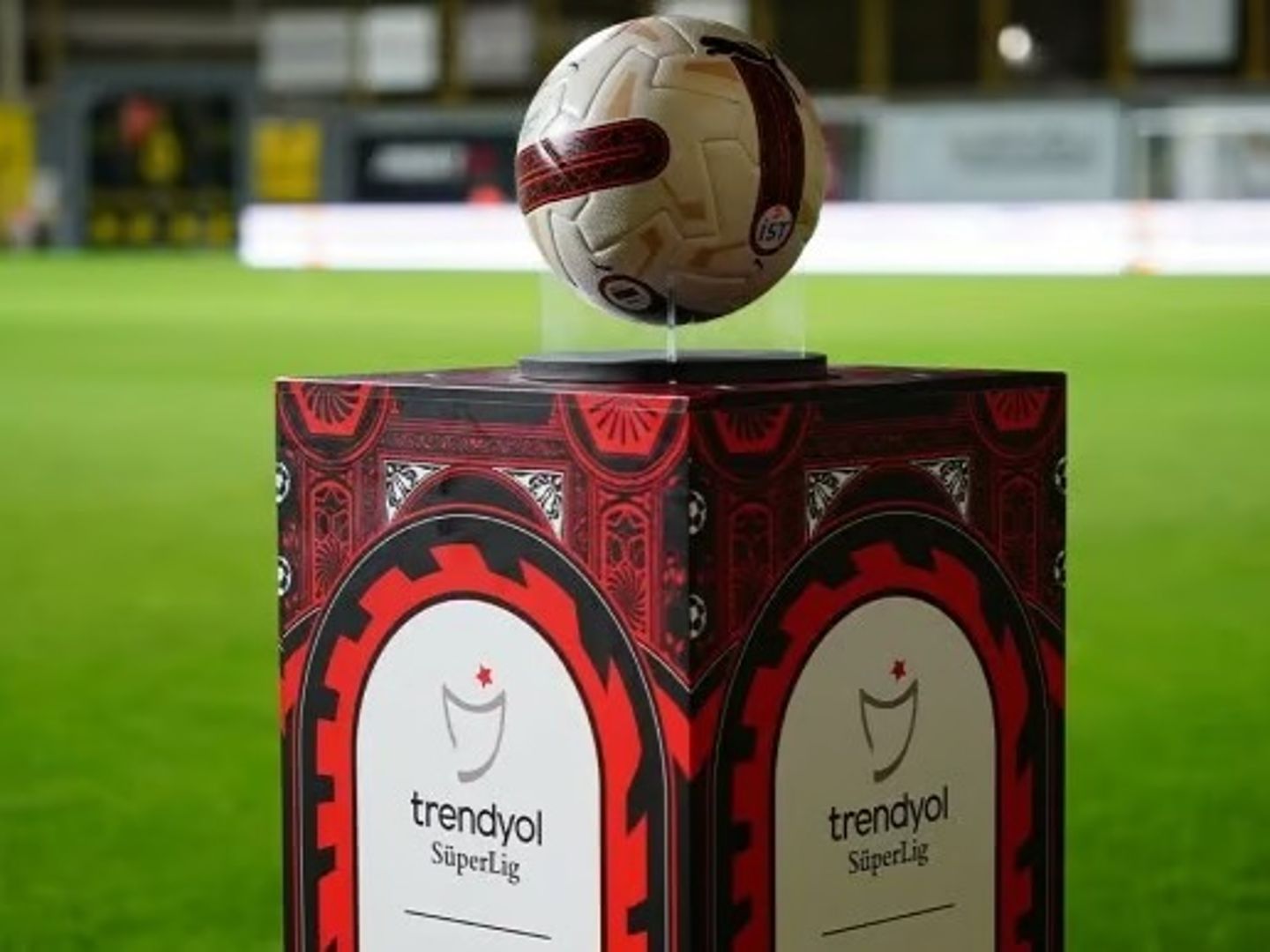 Süper Lig'de 37. hafta programı netleşti: Küme düşme hattı ve Avrupa kupası mücadeleleri için kritik viraj