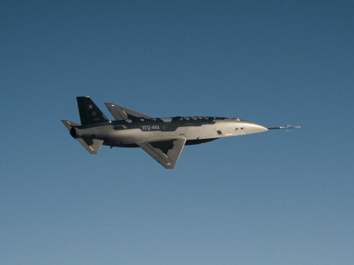 YFQ-44A tek uçuşta iki farklı otonomi yazılımıyla test edildi