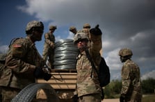 Amerikan askerleri yanlışlıkla Meksika'daki bir plajı işgal etti