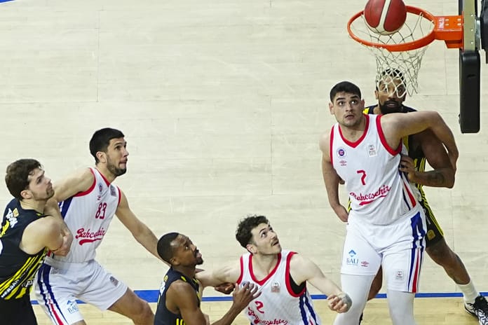 Basketbol Süper Ligi play-off çeyrek finalleri tamamlandı: Yarı final eşleşmeleri belli oldu