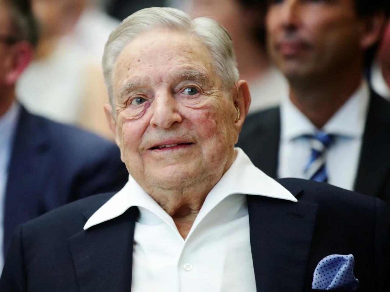 Trump Soros'un soruşturulmasını istiyor