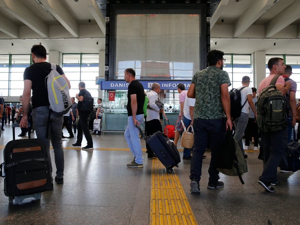 Türkiye'de geçen yıl yaklaşık 2,7 milyon kişi iller arasında göç etti