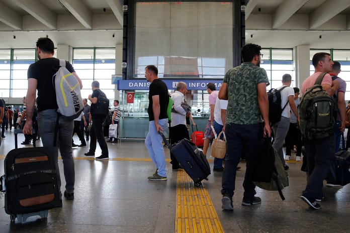 Türkiye'de geçen yıl yaklaşık 2,7 milyon kişi iller arasında göç etti