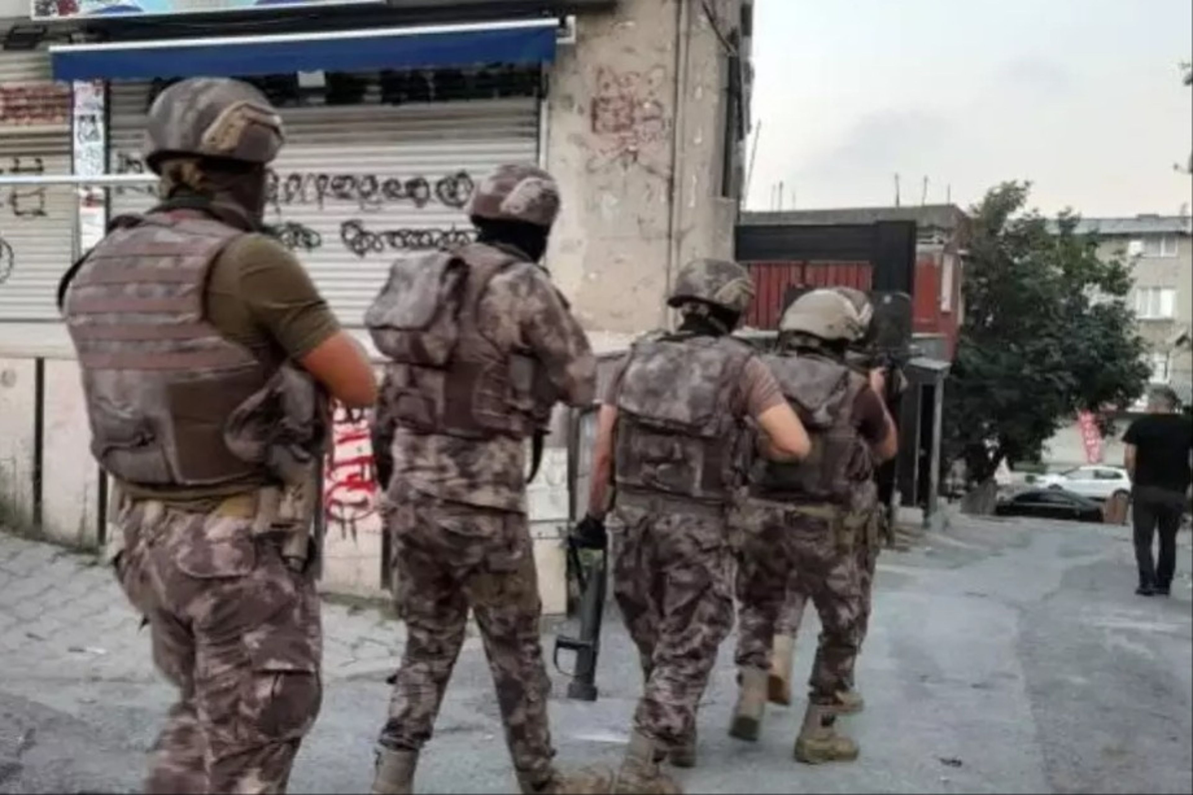 Esenyurtta uyuşturucu operasyonu: 207 kilo metamfetamin ele geçirildi