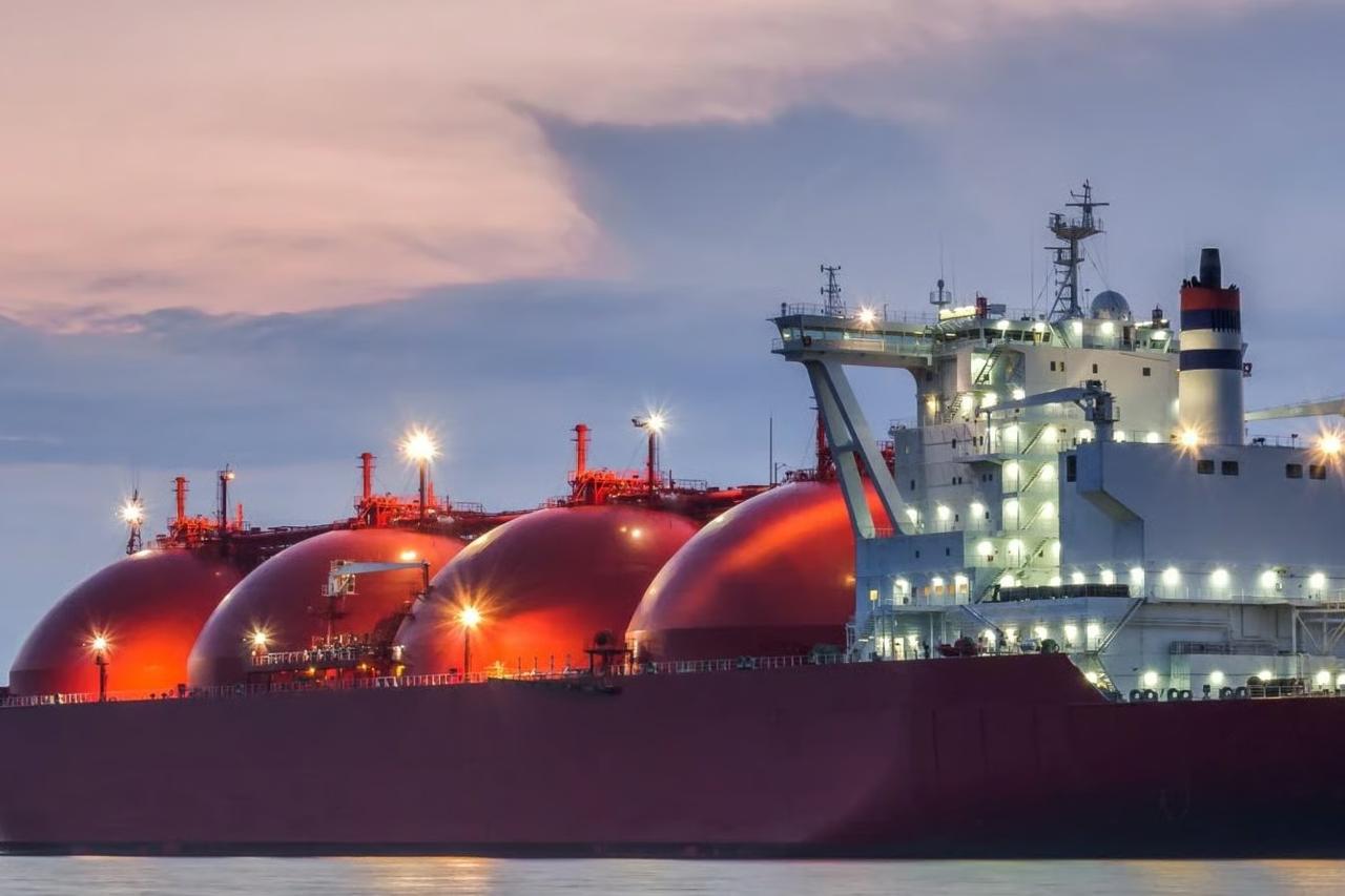 Küresel LNG ihracatı dibi gördü