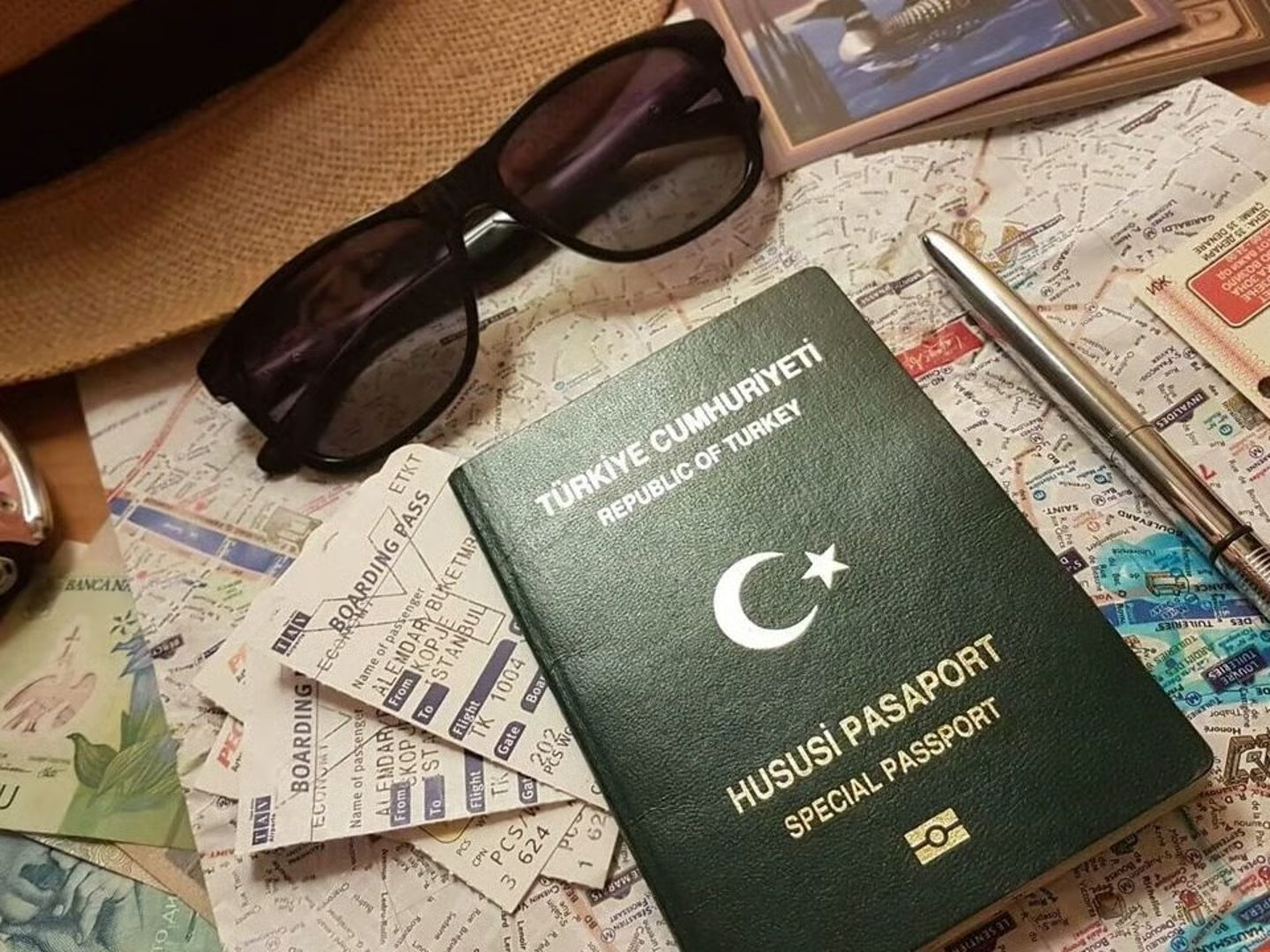 Yeşil pasaportla seyahat dönemi sona mı eriyor? İletişim Başkanlığı’ndan açıklama geldi 