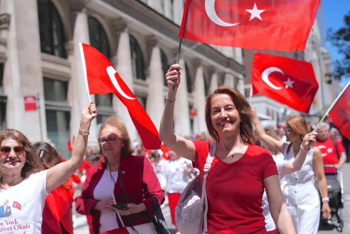 New York'ta Türk Günü Yürüyüşü düzenlendi
