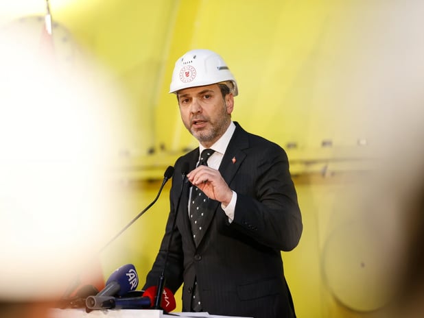 Bakan Bayraktar: Bu sene hedefimiz, ilk elektriği üretmek
