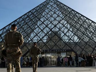 Louvre Heist Suspects Face Judge in Paris