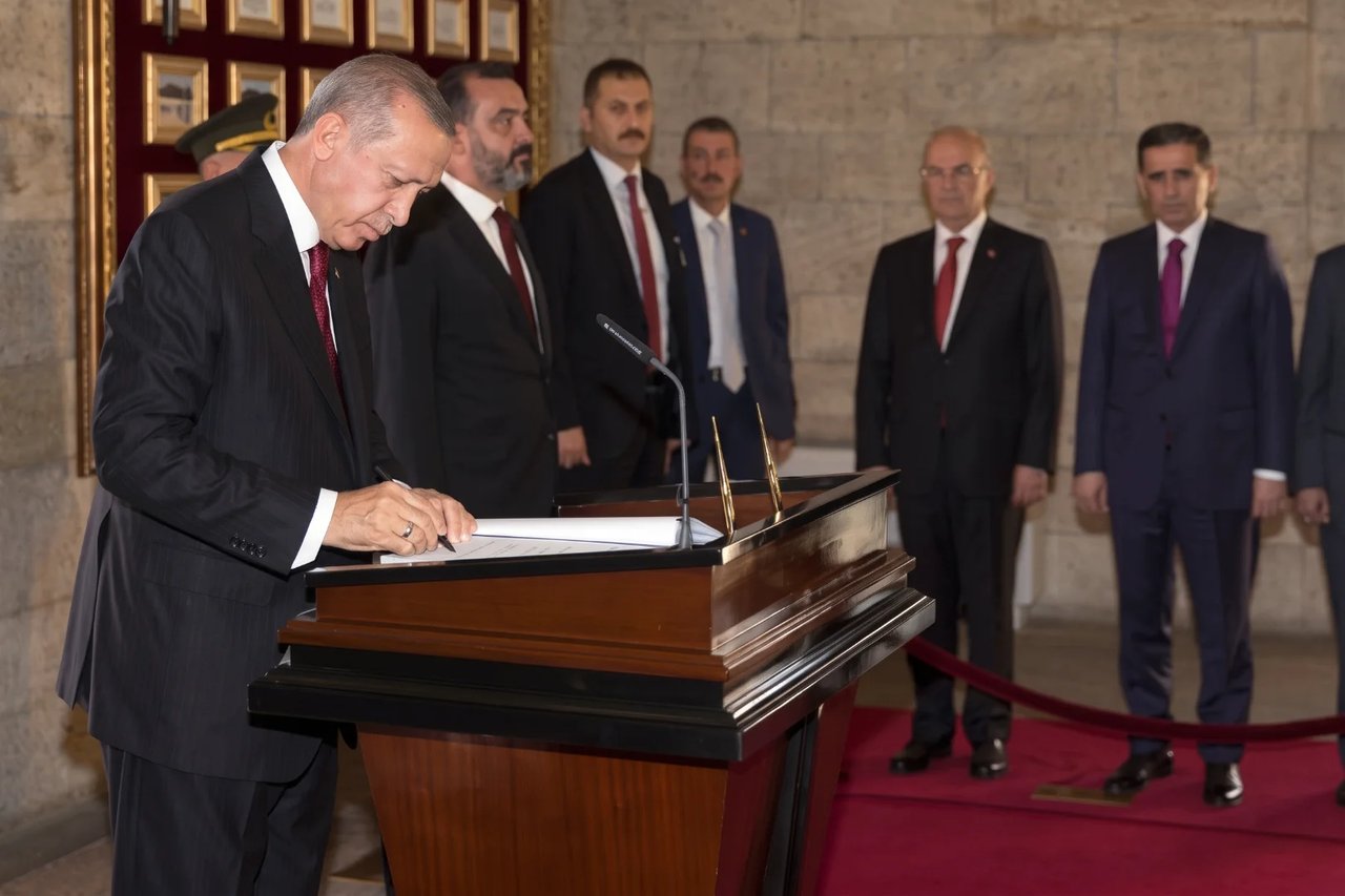 Cumhurbaşkanı Erdoğan’dan Anıtkabir’de 29 Ekim mesajı! "Davamızdan bizi kimse yıldıramaz"