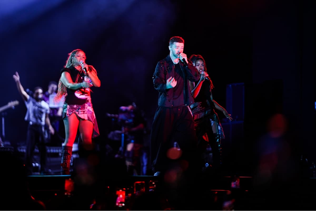 Dünyaca ünlü şarkıcı Justin Timberlake, İstanbul'da konser verdi