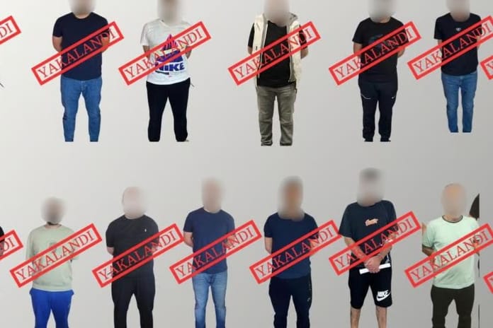 Kırmızı bültenle aranan 13 suçlu Türkiye'ye getirildi