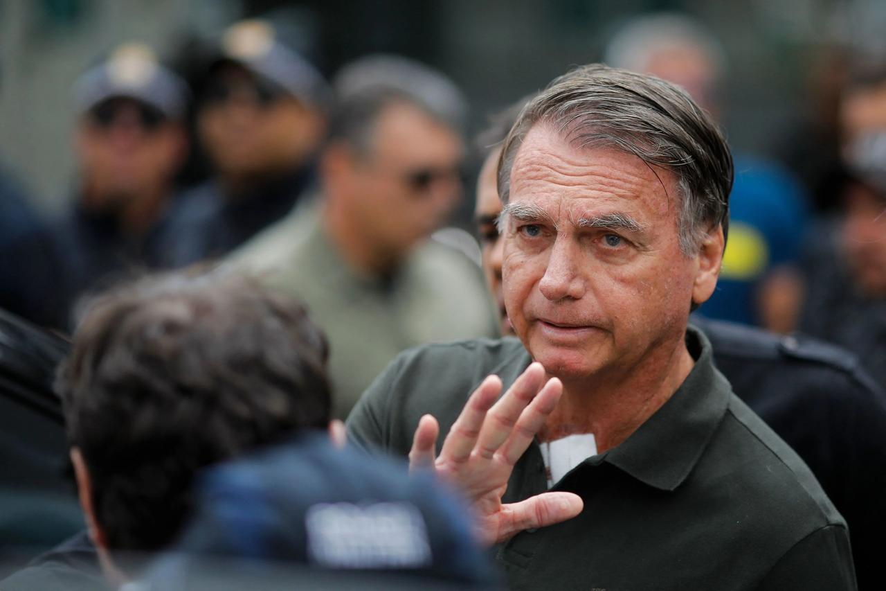 Eski Brezilya Devlet Başkanı Bolsonaro'ya kanser teşhisi kondu
