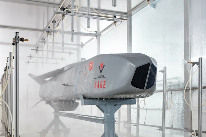 Milli seyir füzesi SOM, yerli turbojet motorla hedefi tam isabet vurdu