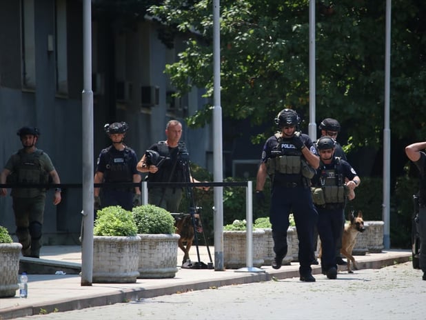 Bomba ihbarı yapılan Kosova Meclisi tahliye edildi