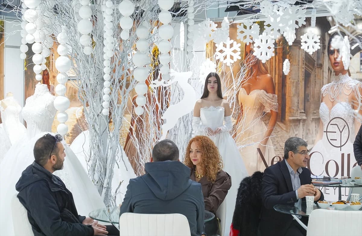 İzmir moda dünyasının kalbi IF Wedding fuarı ile atmaya başladı