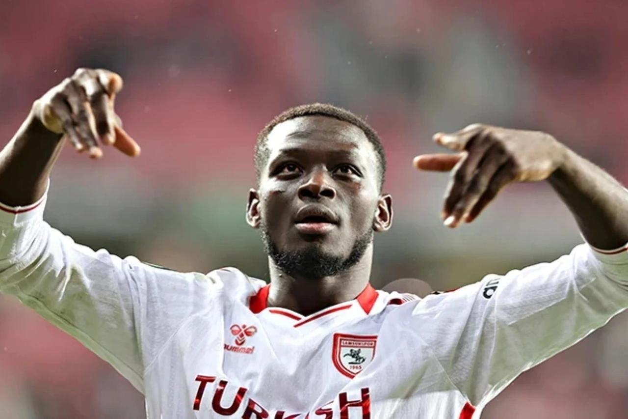 Olympiakos, Samsunspor santrforunu kadrosuna kattı