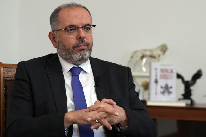 Prof. Dr. Erhan Afyoncu'dan "Papalık ve Doğu" değerlendirmesi