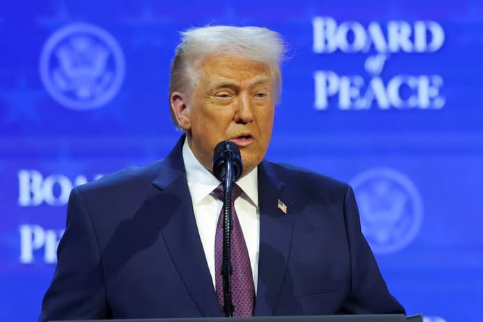 Trump’tan Davos’ta şaşırtan çıkışlar: Tek istediğim bir parça buz!
