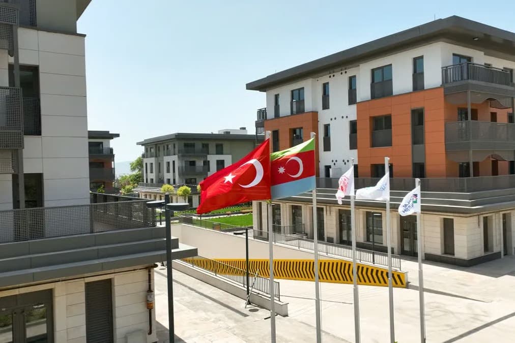 "Azerbaycan Mahallesi" yarın açılıyor