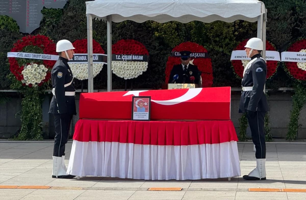 Trafik kazasında şehit düşen polis memuru son yolculuğuna uğurlandı