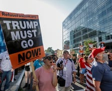 Washington halkı Trump'ın göçmen politikalarına karşı sokakta