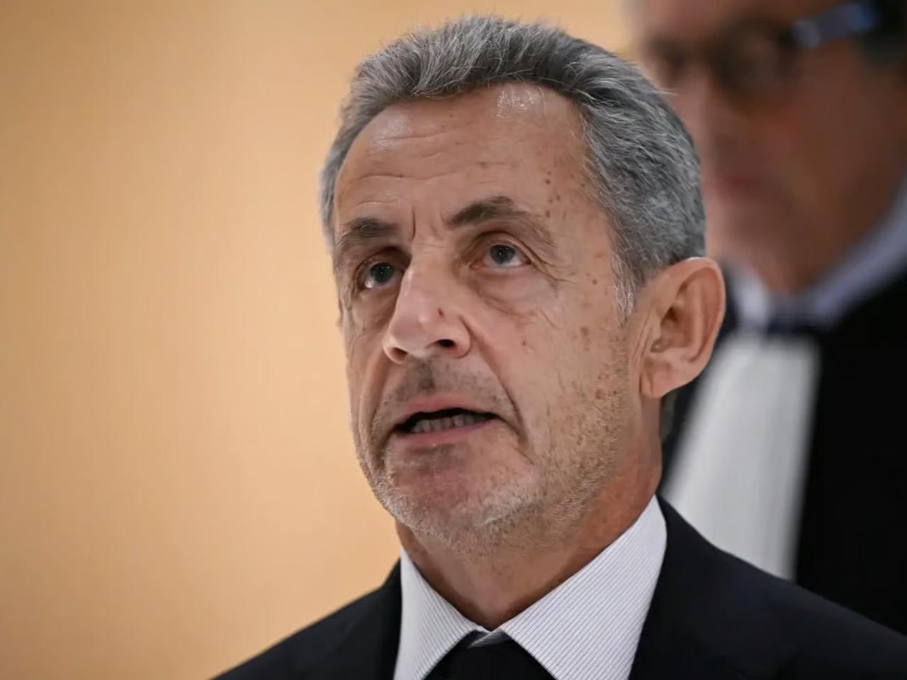 Sarkozy'e hapis cezası