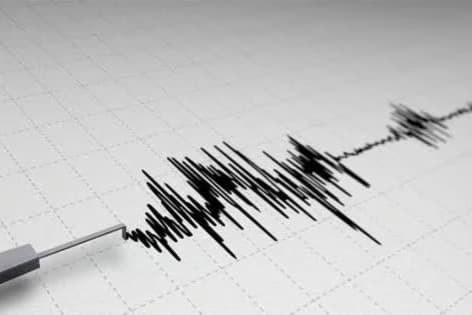 Japonya'da 7.1 büyüklüğünde deprem