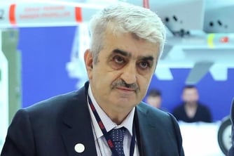 Özdemir Bayraktar kimdir?