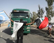 Kerkük Türkmenleri eşit temsil talebiyle sokakta